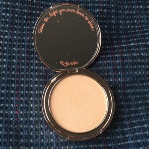Josie Maran Argan Enlightenment Illuminizing Veil